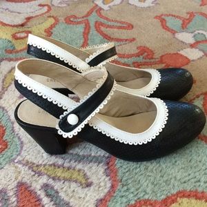 Chelsea crew black and white heels